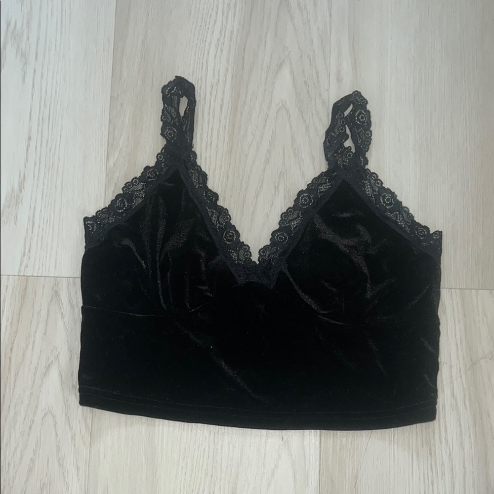 Elegant Black Lace Trim Bralette